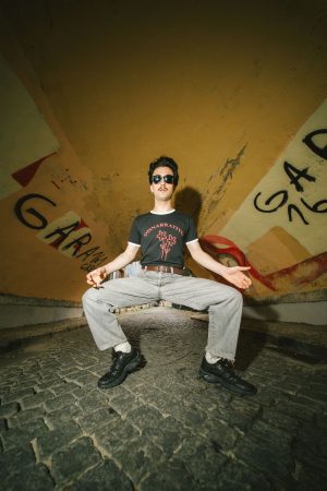 T-shirt Preta Disnarrativo - Image 6